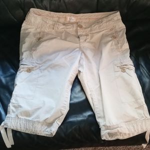 American Eagle Cream Cargo Shorts